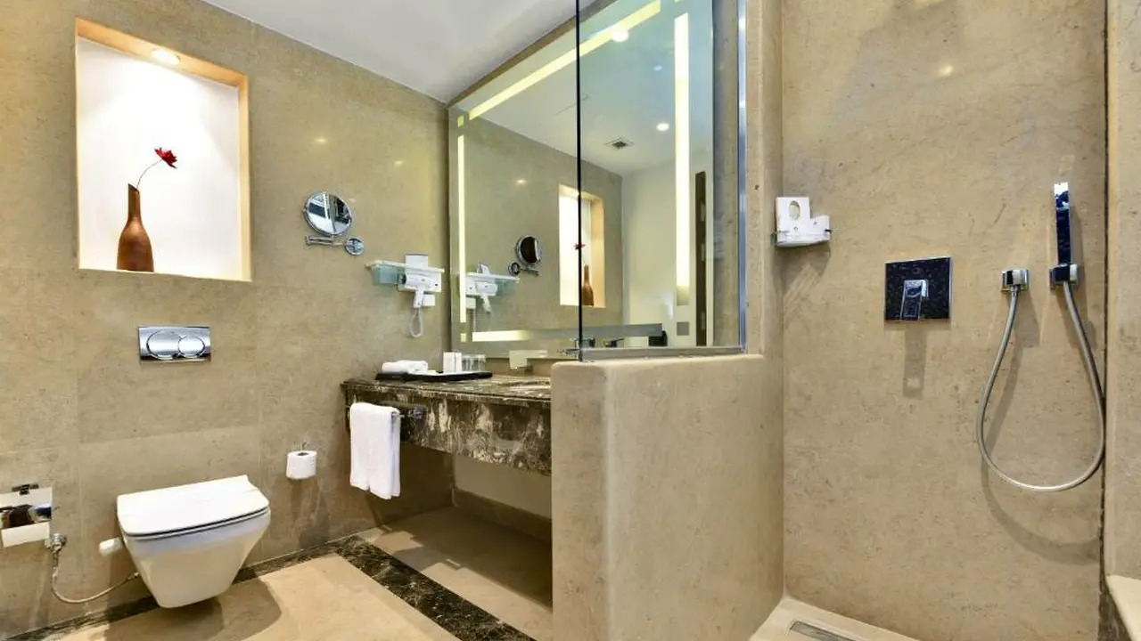 الفندق توليب الجلالة ماجستيك - العين السخنة